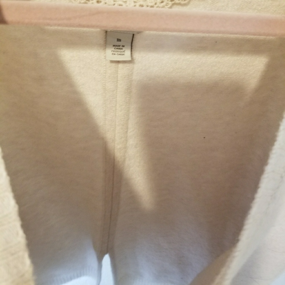 Hinge V Neck Sweater With Split Lower Back - image 6